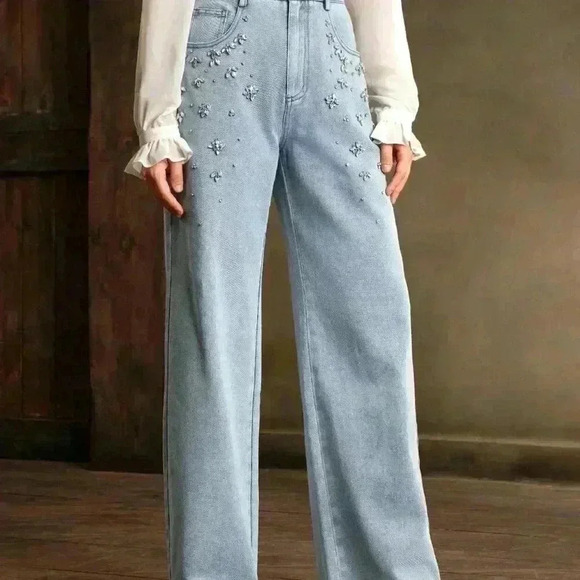 Light Wash Casual Women's Hand-Stitched Rhinestone Jeans - Picture 7 of 8